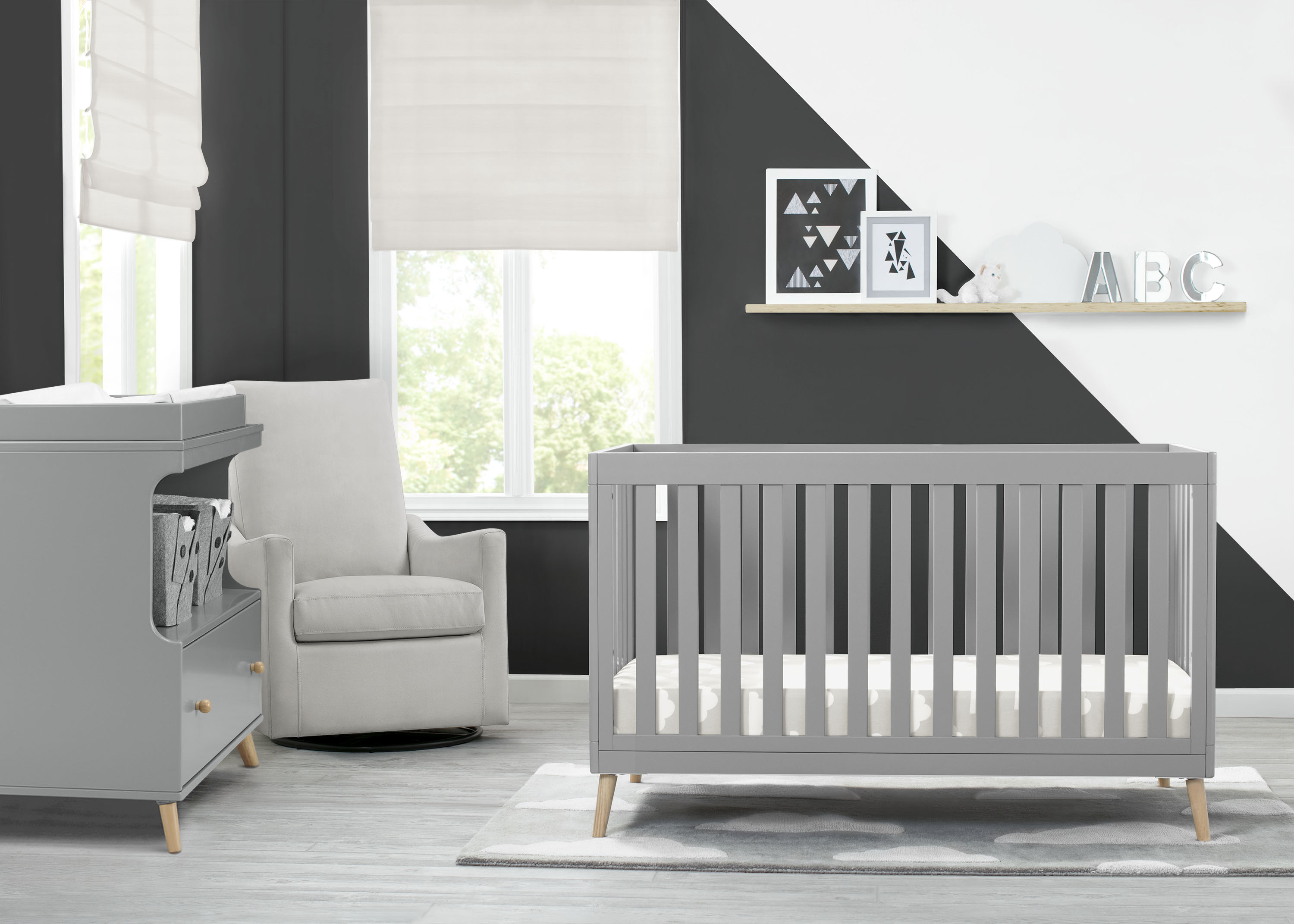Essex 4-in-1 Convertible Crib